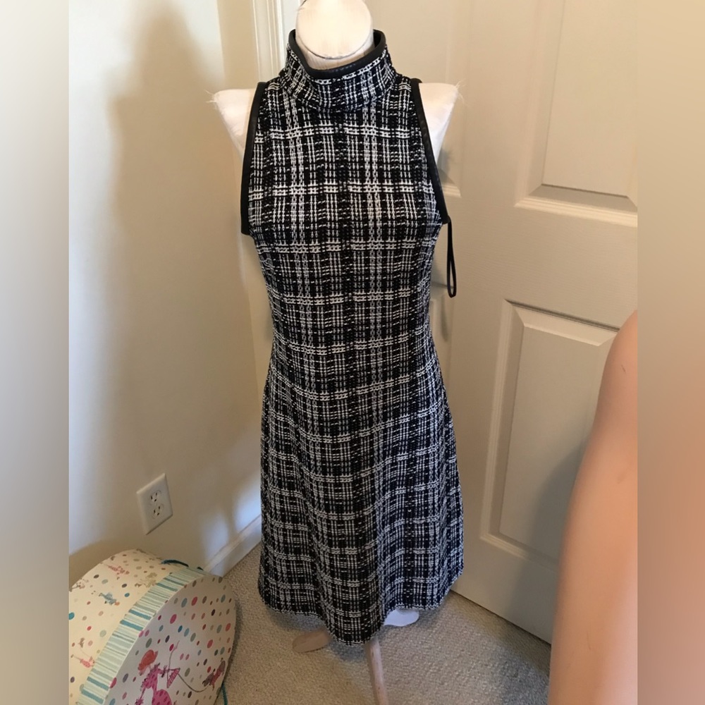 St. John nwt dress $1295 size 6 black/white hospital fashion show item not worn